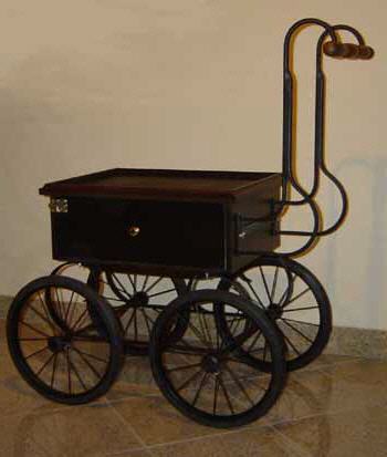 Wagen mit Hartgummir&auml;dern